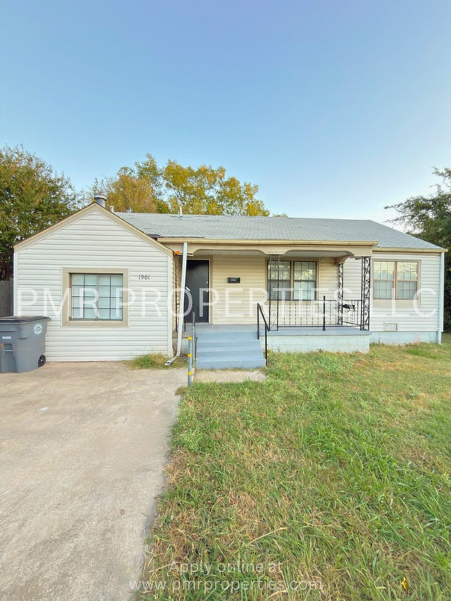 Building Photo - 2 Bedrooms/1 Bathroom House
