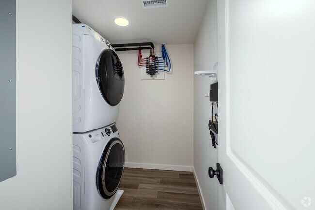 1BR, 1BA - 723SF - In-unit Laundry