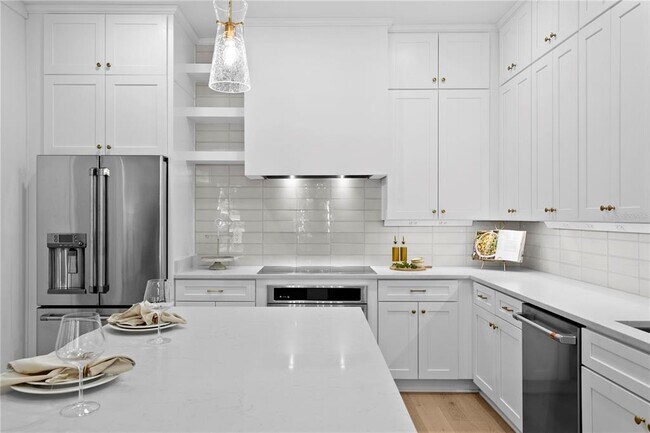 Photo - 440 GILMAN Pl