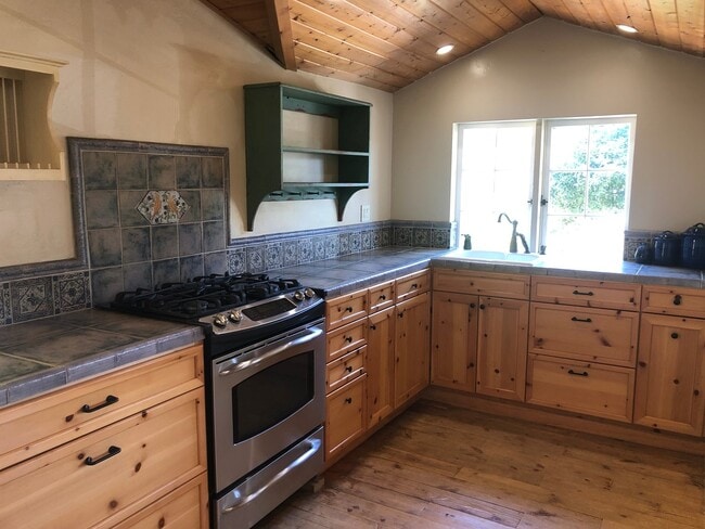 Photo - Country Charm In The City!