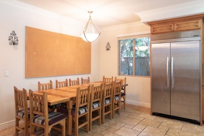 Photo - 16659 Addison St