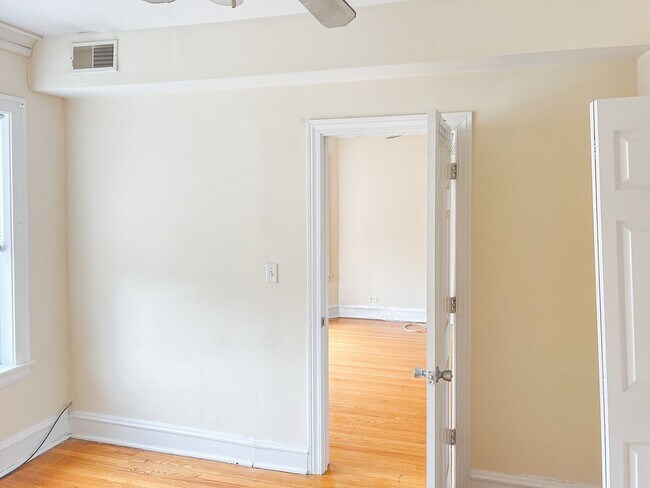 2008 W Foster Ave Unit 1