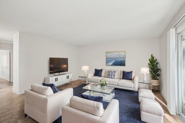 Building Photo - Beverly Grove Apartments