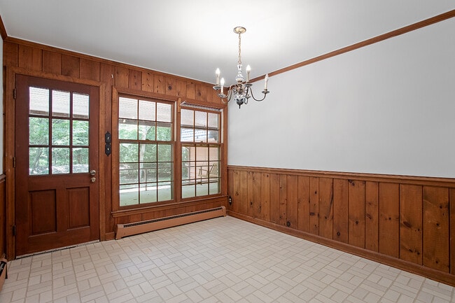 Breakfast Area - 2152 Lakeshore Ct Unit Main House