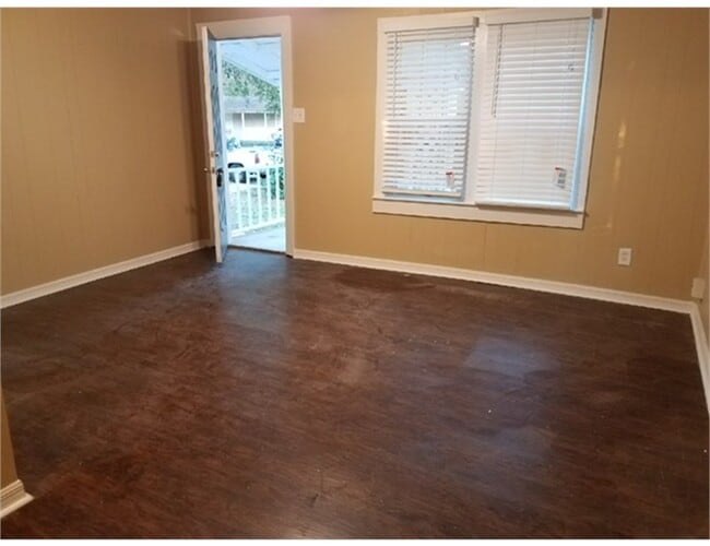 Photo - 3922 Wiggins Dr