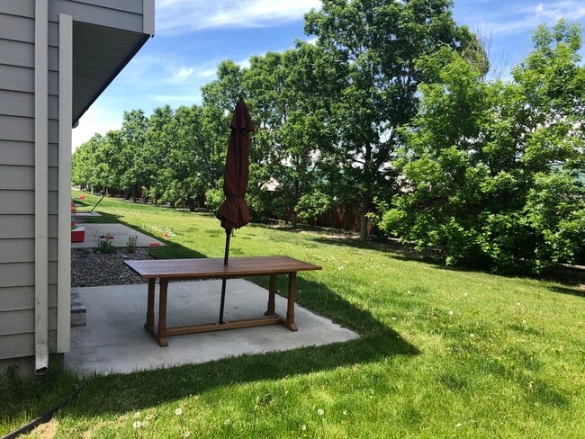 Photo - 469 W Shore Dr