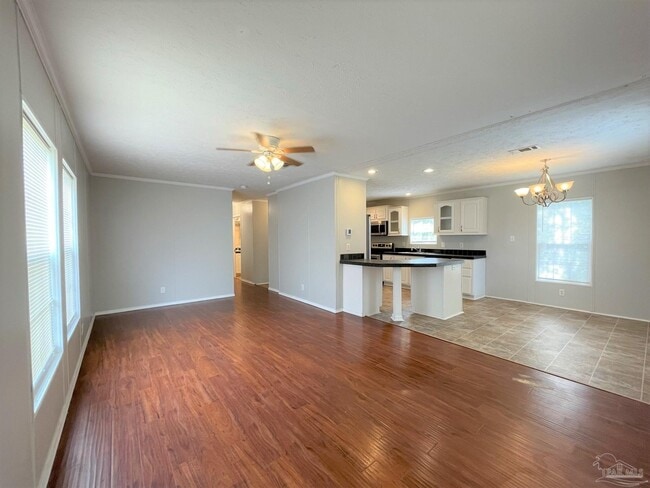 Photo - 814 N E St