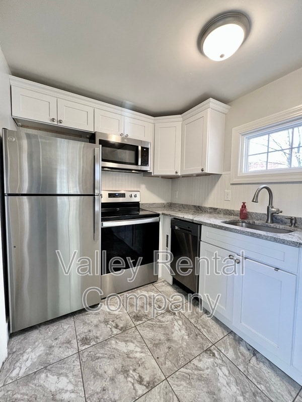 Building Photo - 2-4 Highland Avenue - 4B Rental