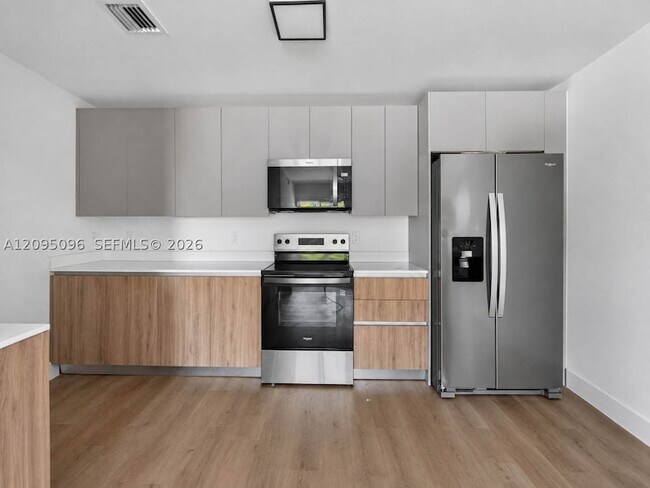 3728 NW 19th Ave Unit 207