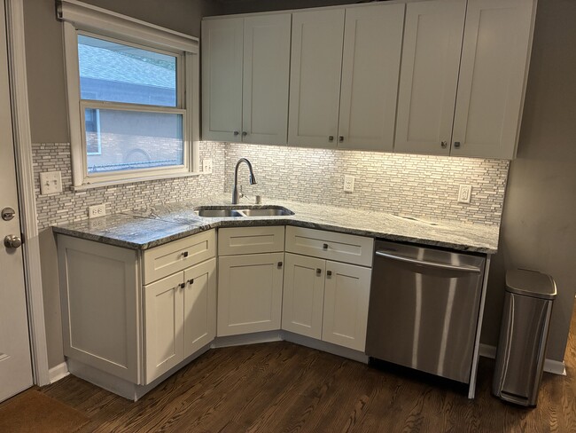 Photo - 1832-1834 Ulysses