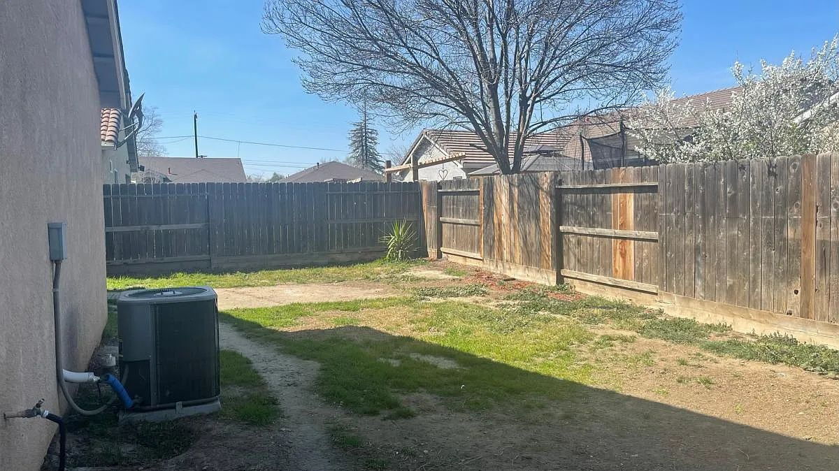 Photo - 2138 Solis St