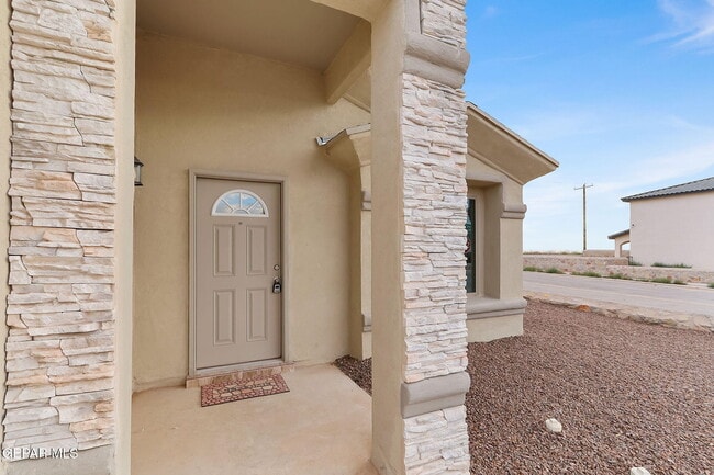 Photo - 13736 Flora Vista Ave