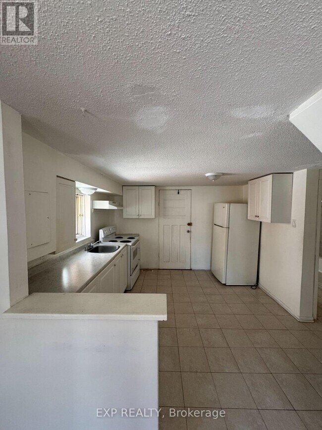 Photo - 72 Barrette St