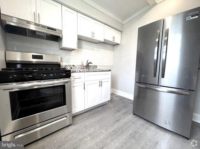 Building Photo - 1533 Jackson St Rental