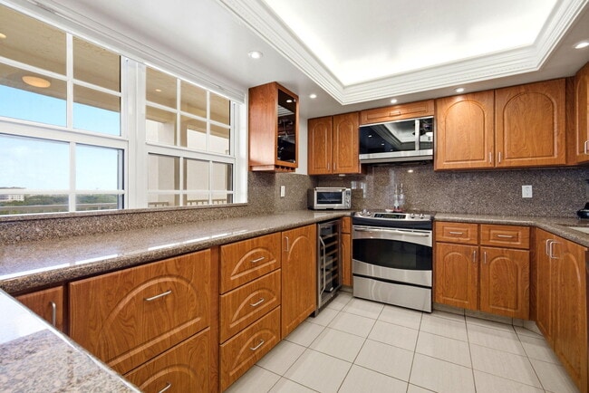 Photo - 3507 Oaks Way Unit 911