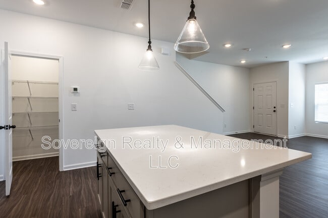 Photo - 5542 Highland St