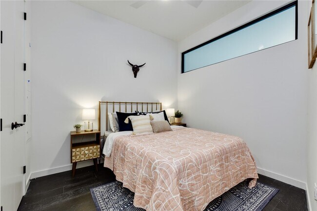 Photo - 800 Embassy Dr Unidad 416