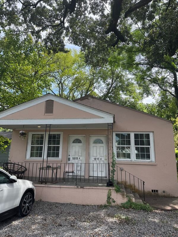 Building Photo - 1819 English St Unit A