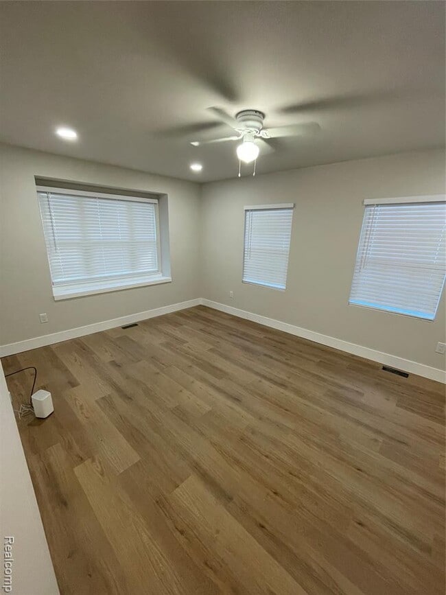 Photo - 4654 Dickerson Ave