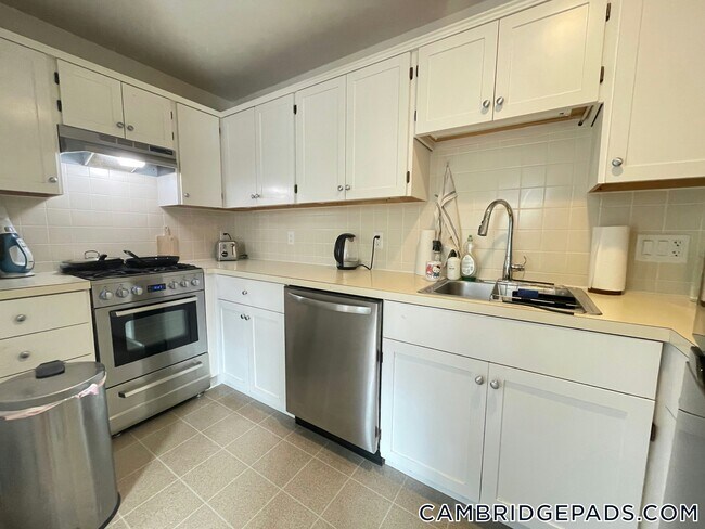 Photo - 32 Healey St