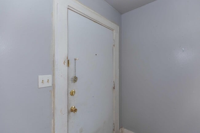 821 S Travis St Unit C