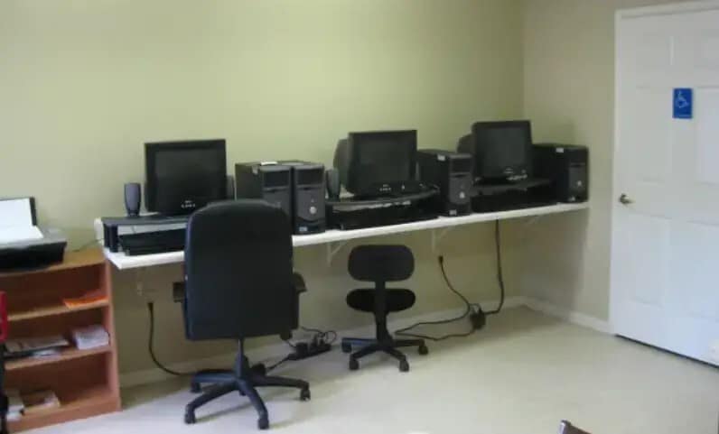 Photo - 380 Regal St