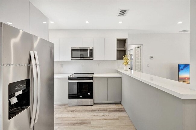 Photo - 843 SW 20th St