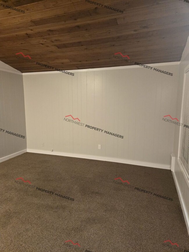 Photo - 105 Engle Dr Unit #B