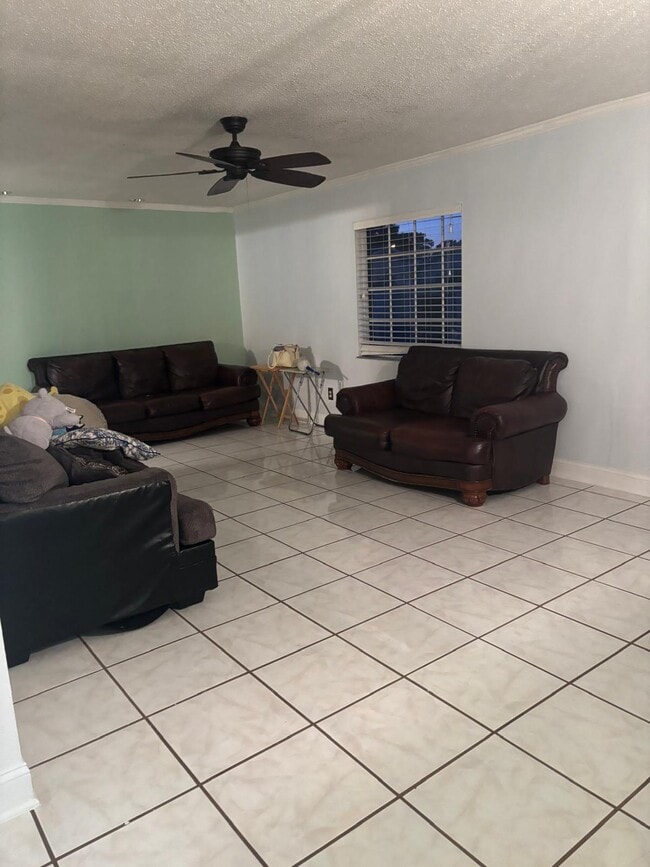 Photo - 6925 Orkney Ave N