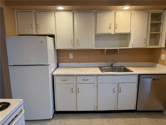 Photo - 553 French Rd