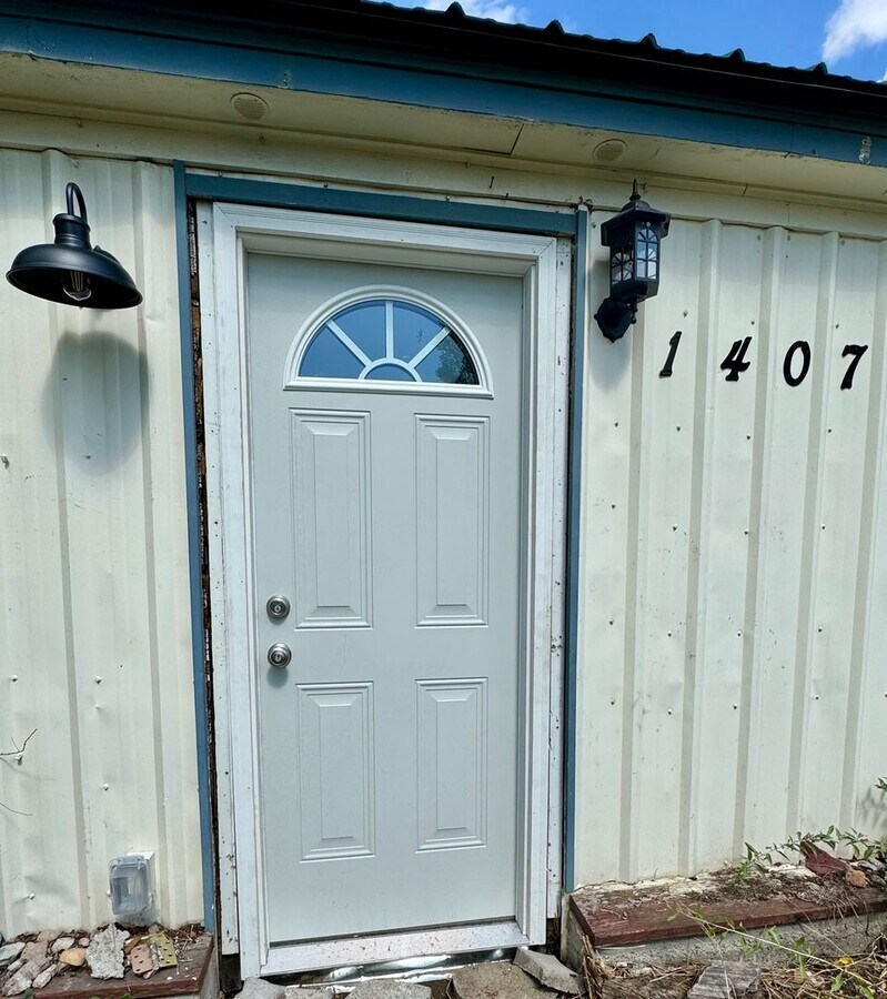 More Photos coming soon!!!! - More Photos coming soon!!!! House