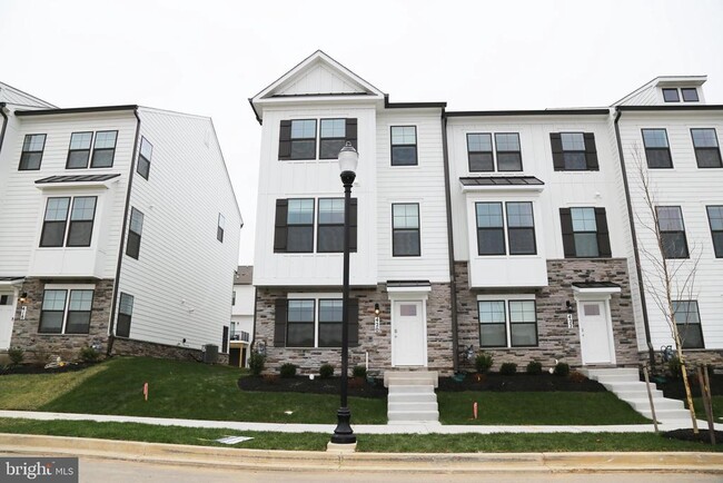 Photo - 420 Herringbone Wy Townhome