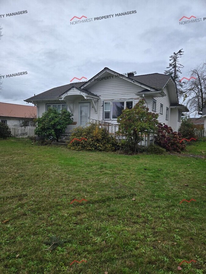 STATUS: AVAILABLE | R331 | $1895 - STATUS: AVAILABLE  | R331 | $1895