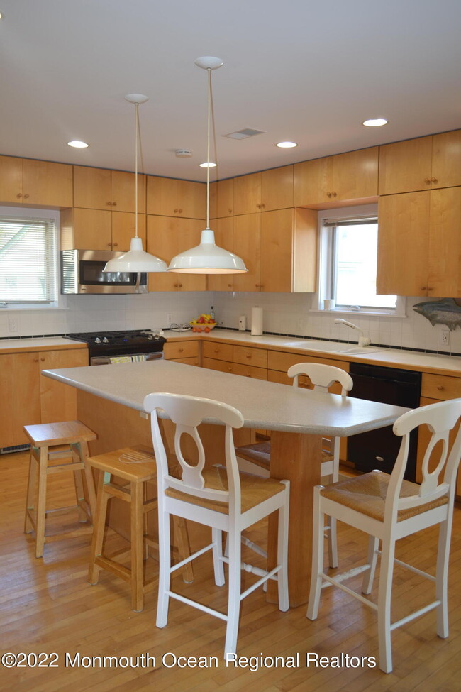 Photo - 15 Ortley Ave