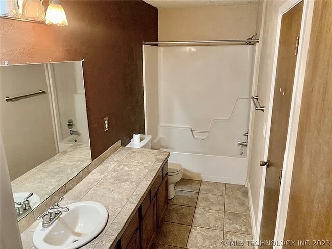 Photo - 1542 E 67th Pl