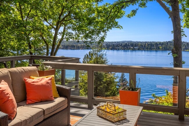 Photo - Luxury Mercer Island Retreat | Lake Views & Minutes to Seattle!!!