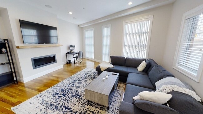 275 Old Colony Ave Unidad 1