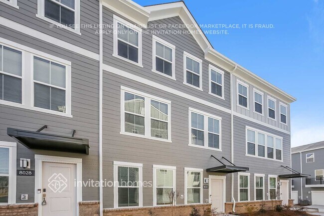 Photo - 8032 Roest Ln