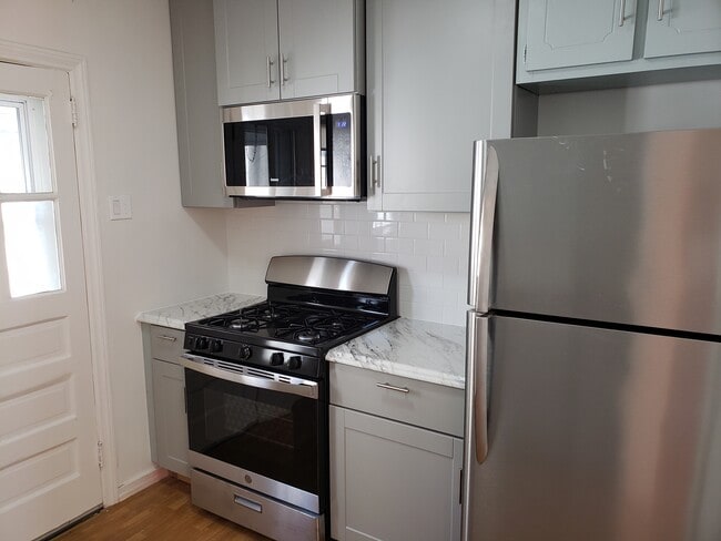 Photo - 4806 187th St