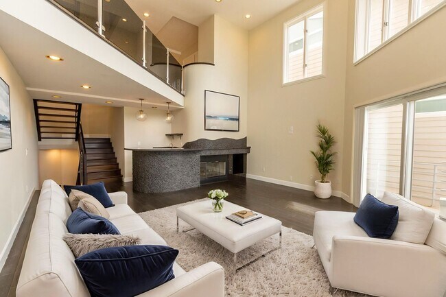 Photo - Fantastic Panoramic Ocean & Lagoon Views From All Levels Of This 3 Bed / 2.5 Bath!