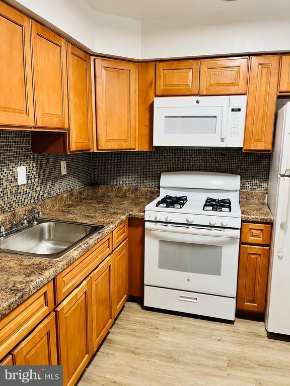 Photo - 8027 Rodney St