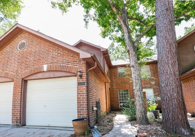 Photo - 118 Willowwood Cir