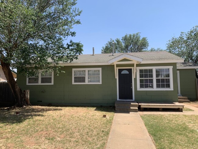 North Lubbock Home Waiting for You! - North Lubbock Home Waiting for You!