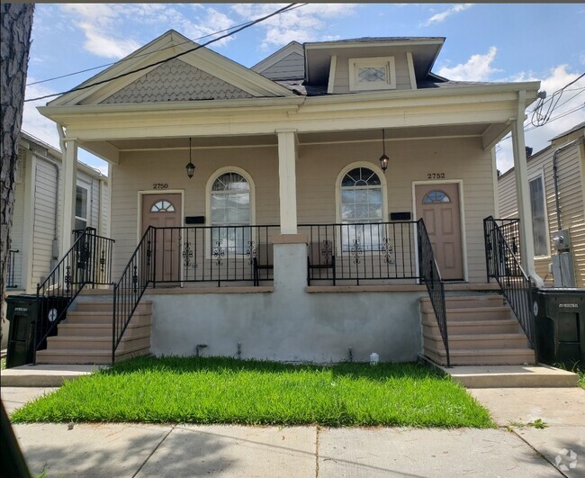 Building Photo - 2752 Marengo St Rental