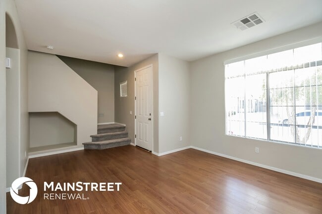 Photo - 102 W Mahogany Pl