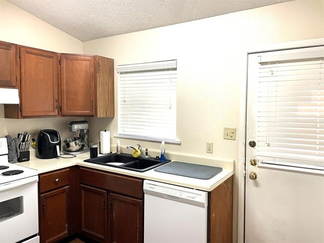 Photo - 1301 Pendergrass St