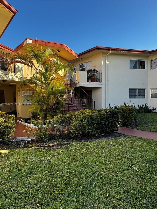 Photo - 1601 NE Miami Gardens Dr Unidad 103