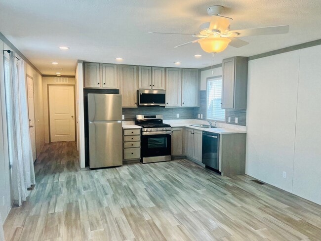 Photo - 25272 Nuway Ave