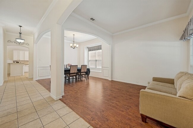 Photo - 1615 Bur Oak Dr