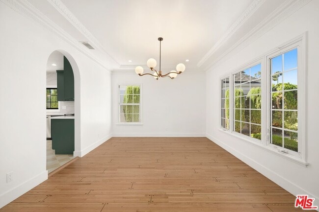 Photo - 211 S Formosa Ave